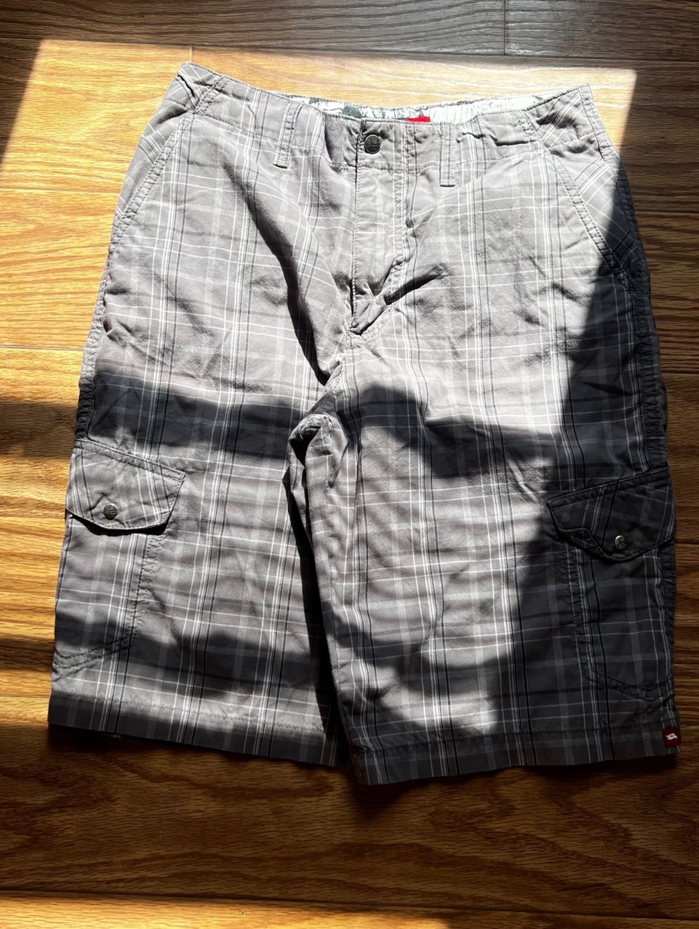 y2k vintage tony hawk plaid cargo shorts streetwear skater grunge gorpcore